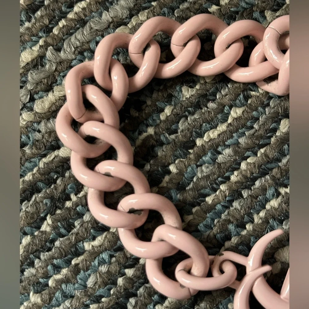 Gucci Calfskin Matelasse Monochrome GG Marmont Chain belt Bag in Perfect Pink - Picture 9 of 16